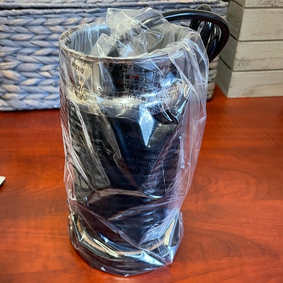 MOVING SALE! Nespresso Aeroccino 3 Milk Frother MSRP $98+ - Picture 4 of 8